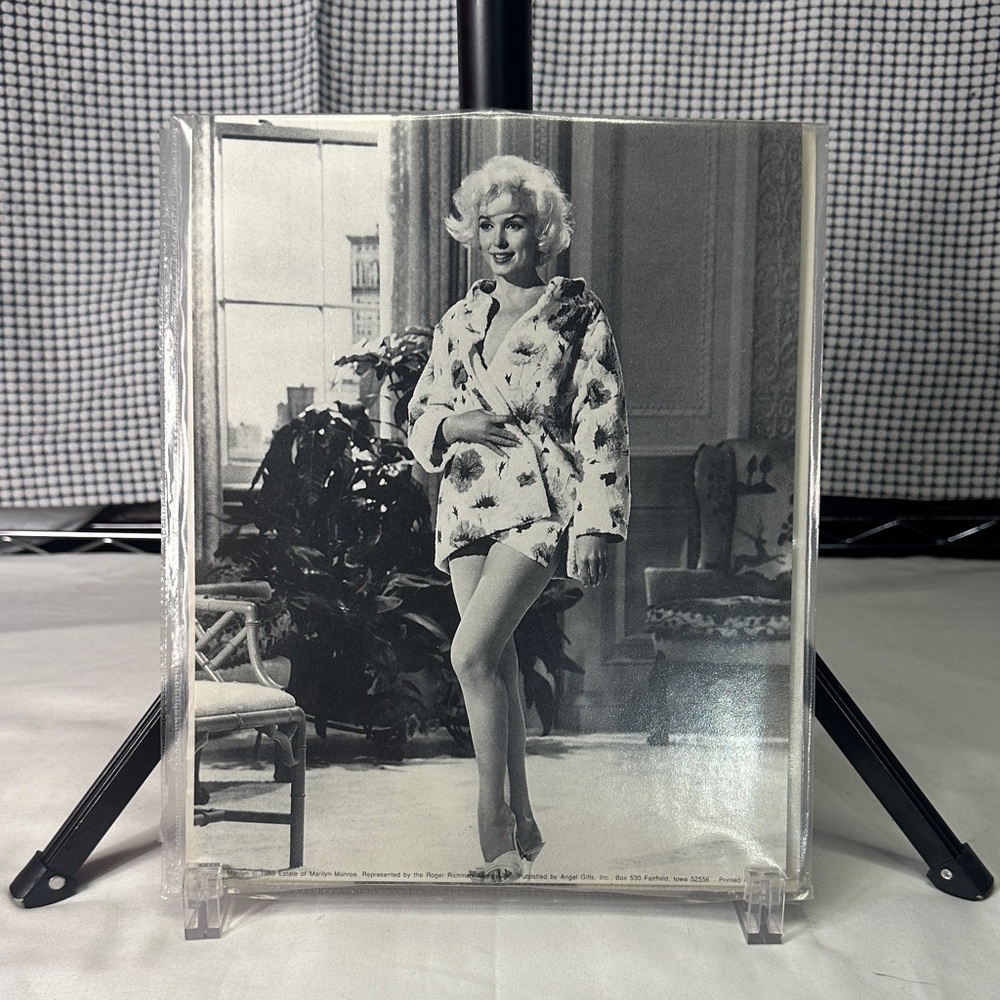 Elegance Black and White Marilyn Monroe print.